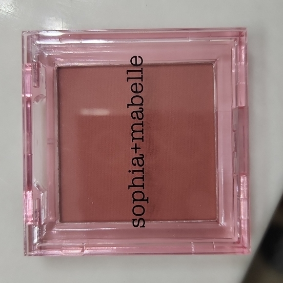 Sophia+Mabelle powder blush - Picture 2 of 3